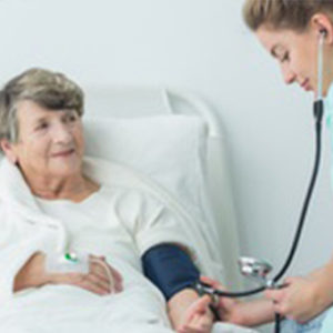 AUXILIAR DE GERIATRÍA Y TÉCNICO ESPECIALISTA EN GERONTOLOGÍA