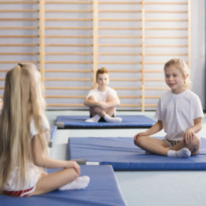 INSTRUCTOR DE YOGA PARA NIÑOS